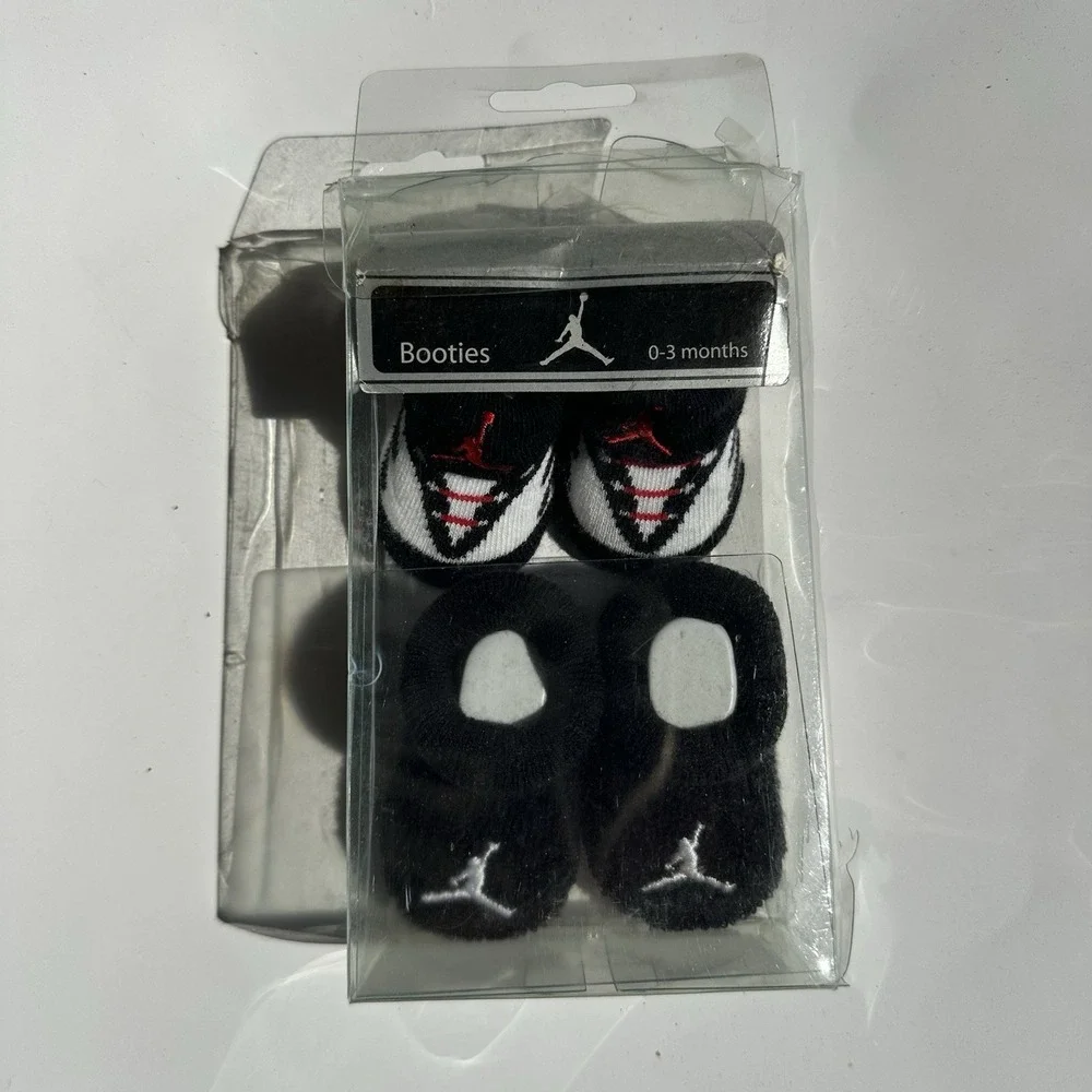 2 Pairs Of Jordan Booties Infant Size 0-3 Months Vintage 2004